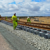 Adif Alta Velocidad instala vías en el tramo Plasencia-Cáceres