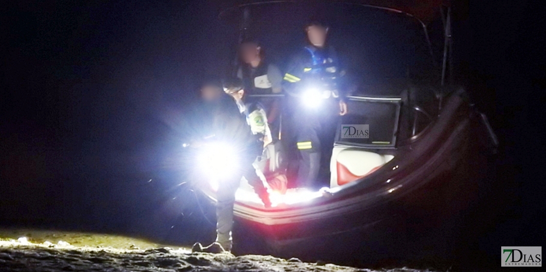 Así llevan a cabo los trabajos de búsqueda en el embalse de Cíjara