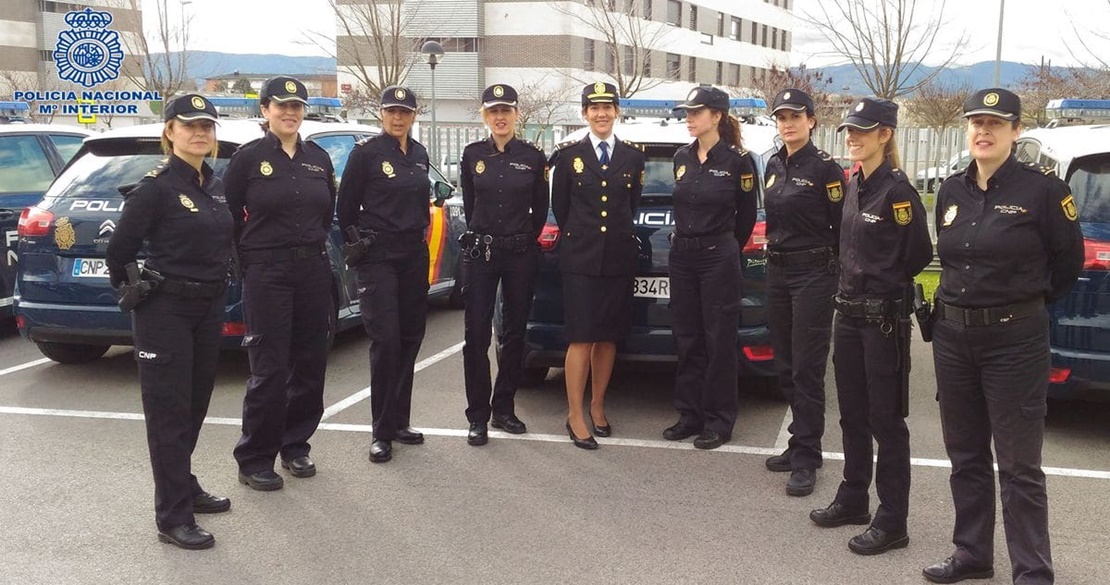 Mérida acoge una exposición sobre el 40 aniversario de la mujer en la Policía