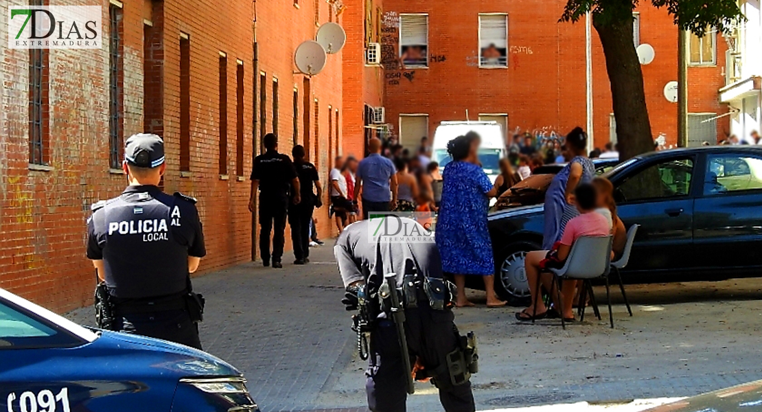 Grave tiroteo en la barriada de Los Colorines