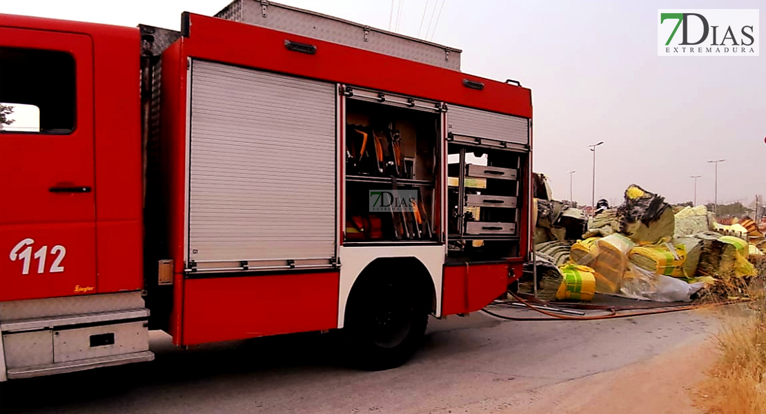 Rápida actuación de los Bomberos en un incendio en Badajoz