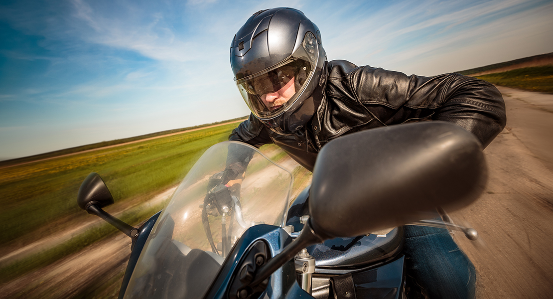 ¿Qué hago para ir seguro en moto sin pasar calor?
