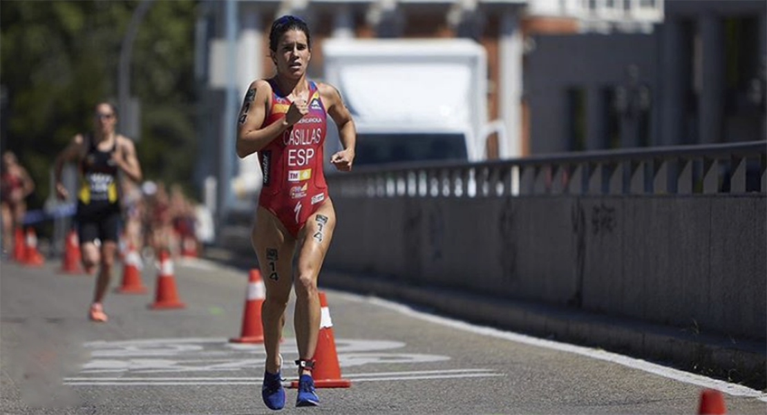 La extremeña Miriam Casillas acaricia las medallas en la Copa del Mundo de Hungría