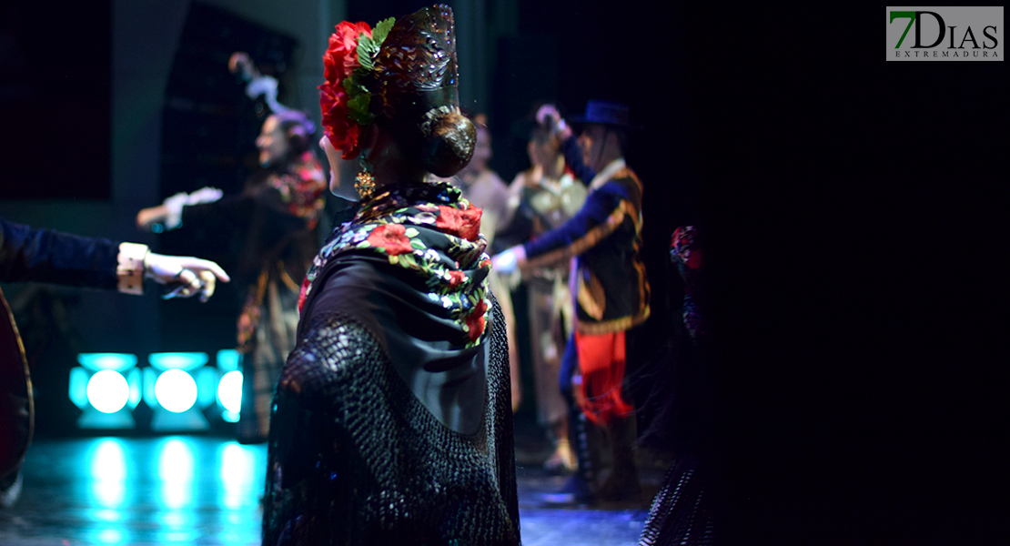 GALERÍA - Arranca el Festival Folklórico Internacional en el López de Ayala