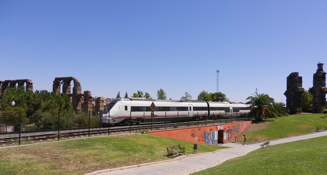 Una avería obliga a la estación de tren de Mérida a utilizar manivela