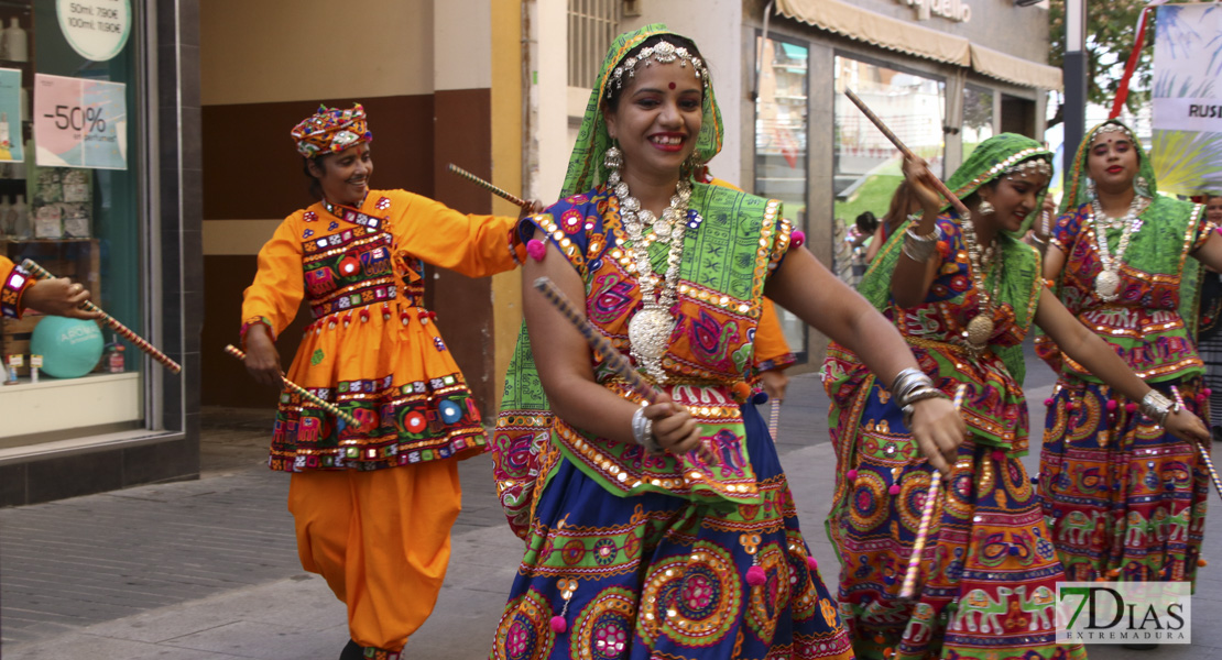 Imágenes del desfile del Festival Folklórico Internacional I