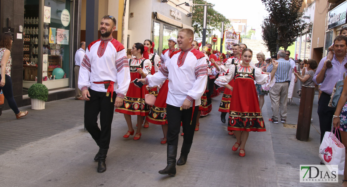 Imágenes del desfile del Festival Folklórico Internacional I