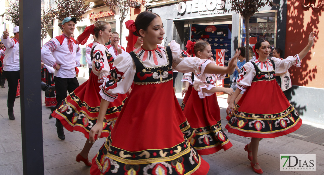 Imágenes del desfile del Festival Folklórico Internacional I