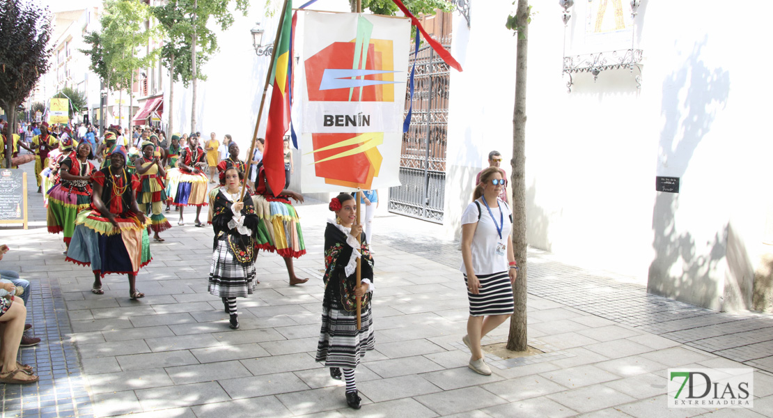 Imágenes del desfile del Festival Folklórico Internacional I