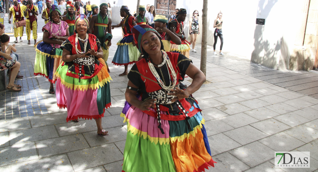 Imágenes del desfile del Festival Folklórico Internacional I