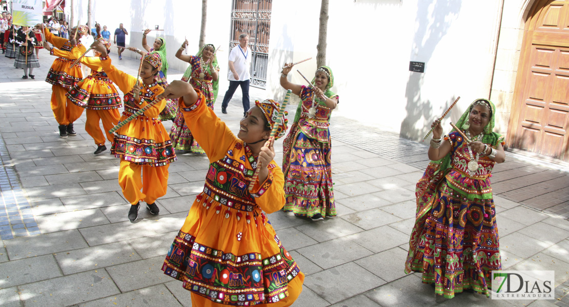 mágenes del desfile del Festival Folklórico Internacional II