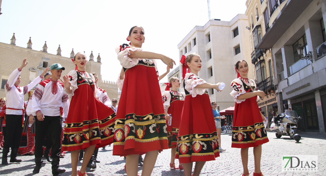 mágenes del desfile del Festival Folklórico Internacional II