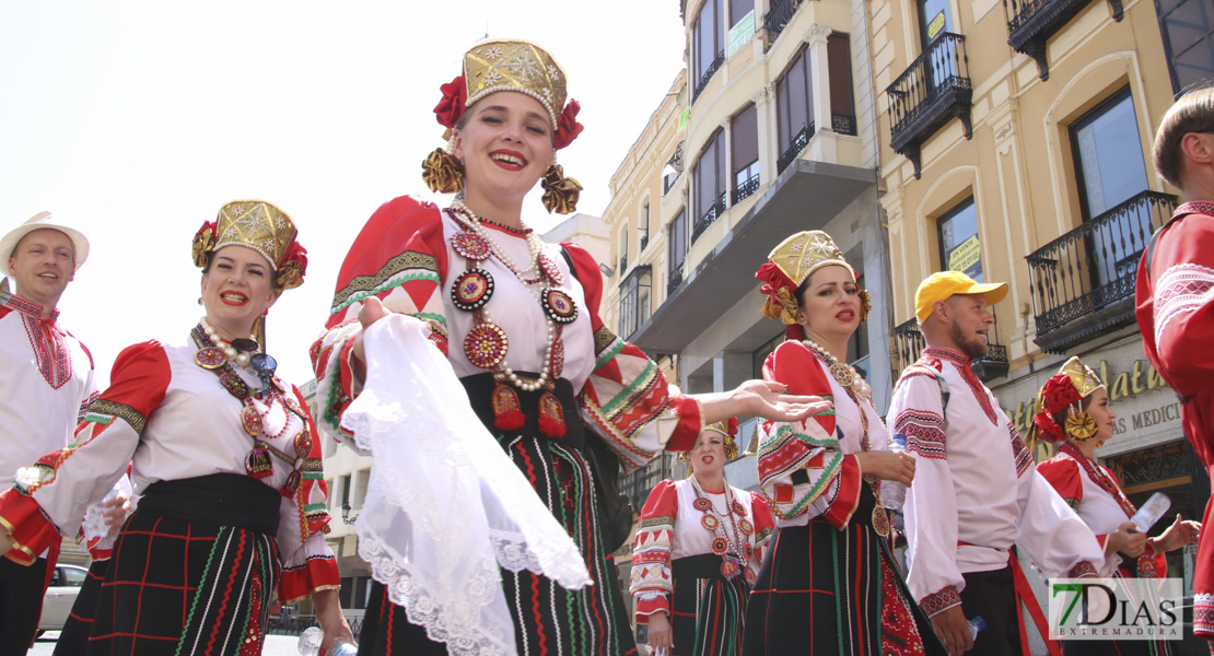 mágenes del desfile del Festival Folklórico Internacional II