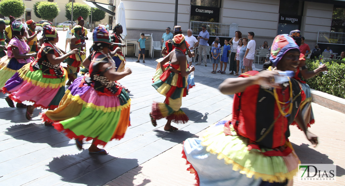 mágenes del desfile del Festival Folklórico Internacional II