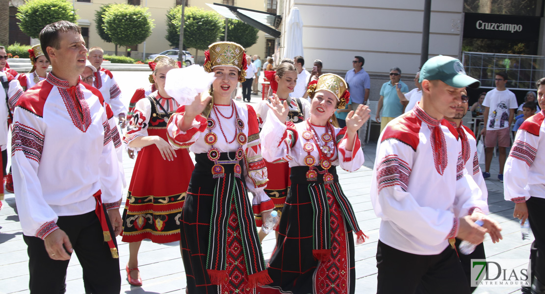 mágenes del desfile del Festival Folklórico Internacional II