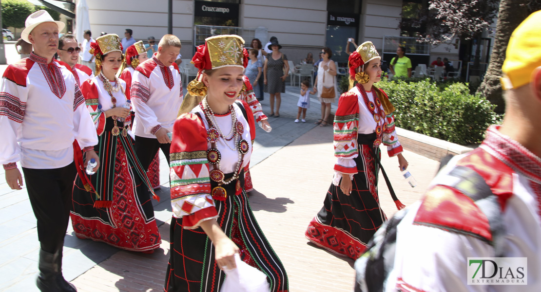 mágenes del desfile del Festival Folklórico Internacional II