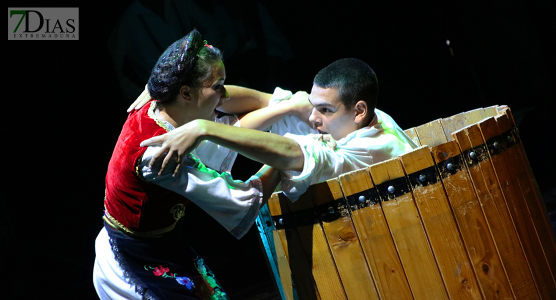 GALERÍA - Finaliza el Festival Folklórico Internacional en Badajoz