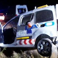 Los bomberos lo excarcelan tras accidentarse en la EX-209