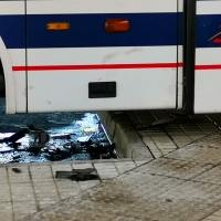 Explota una batería en la estación de autobuses de Badajoz y deja herido al conductor