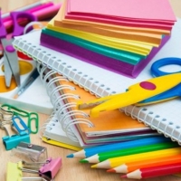 Diez librerías emeritenses se suman a la campaña de ayudas de material escolar