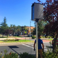 EI Ayuntamiento de Badajoz instala un nuevo radar fijo en la Avenida de Elvas