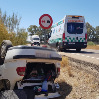 Cuatro heridos en una salida de vía en la EX-214