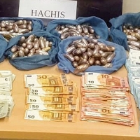 Se pelean en casa, llega la Policía y descubren 400 bellotas de hachís en el interior