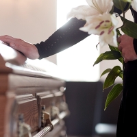 Subida salarial cercana al 5% en cuatro años en el sector funerario