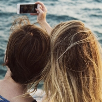 Fallece un menor al caer por una claraboya mientras intentaba hacerse un selfie