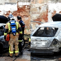 Arde un vehículo en el Casco Antiguo de Badajoz