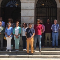 El Ayuntamiento de Badajoz celebra un minuto de silencio por la mujer asesinada en Cantabria