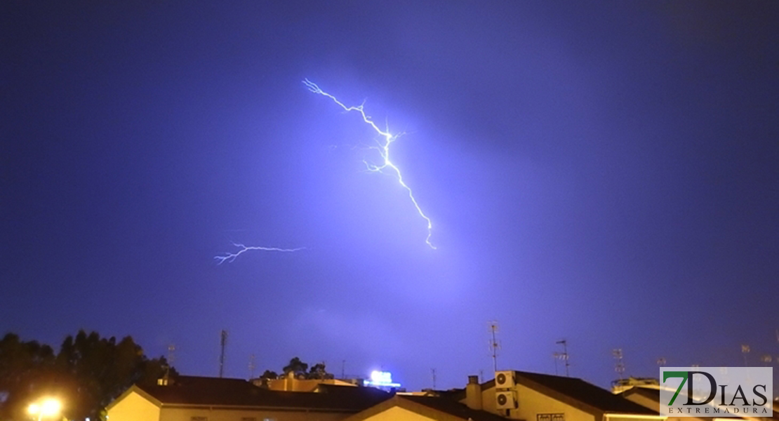 Las tormentas dejan más de 3.000 rayos en Extremadura