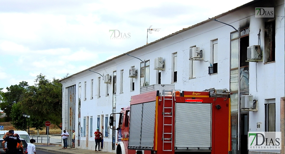 Un incendio calcina una vivienda en Olivenza