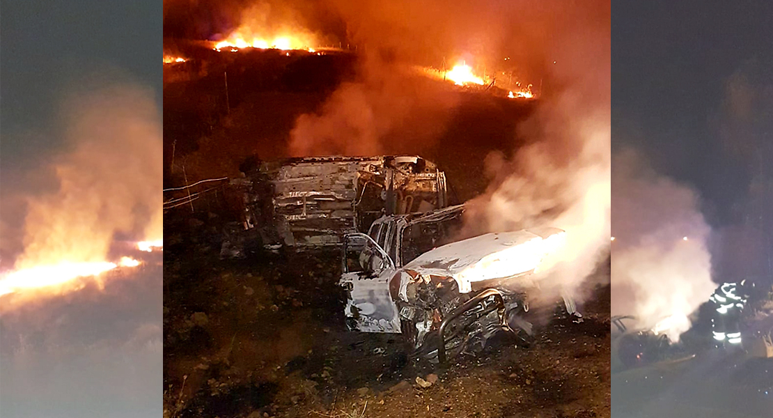 Se incendian dos vehículos tras accidentarse en Zarza de Alange