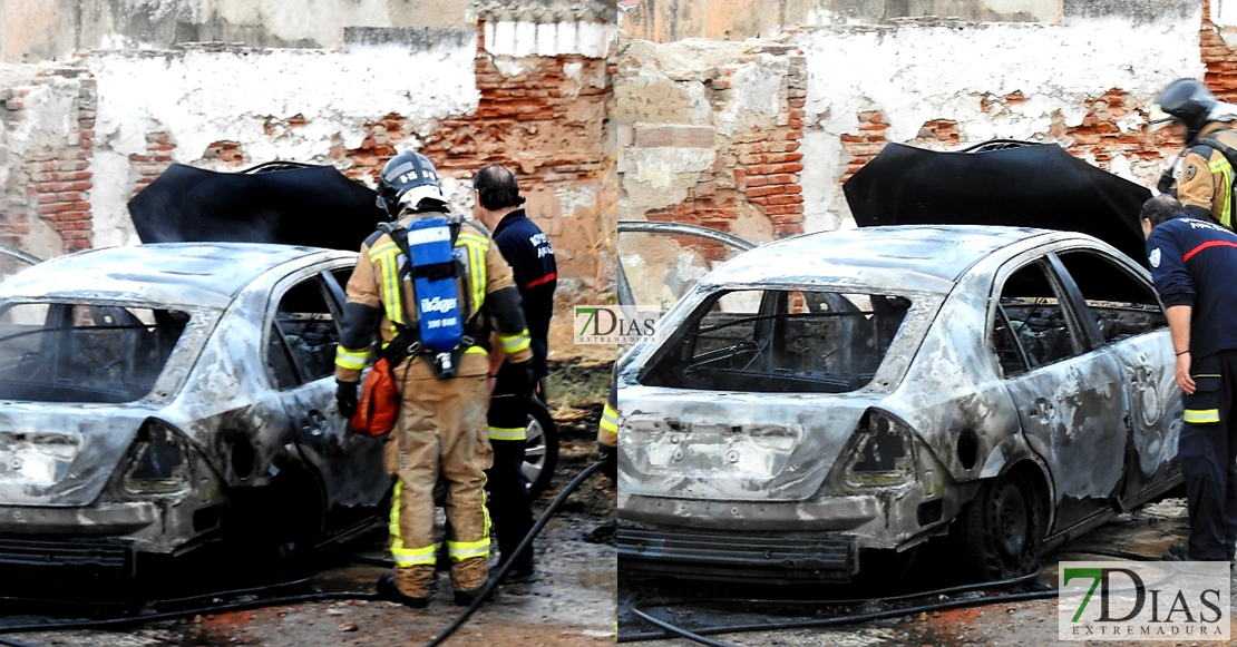 Arde un vehículo en el Casco Antiguo de Badajoz