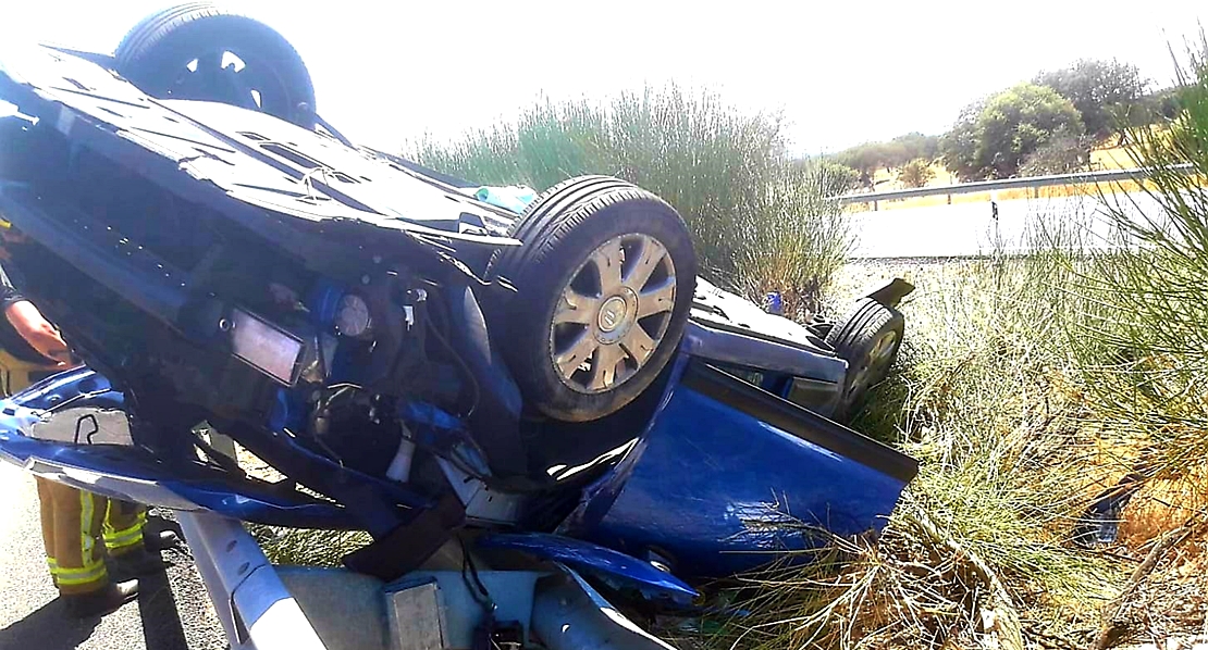 Dos atrapadas en un accidente en la autovía A5