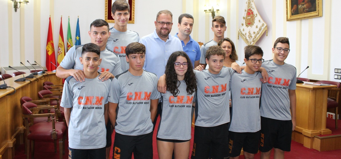 Jóvenes nadadores emeritenses en el ranking nacional