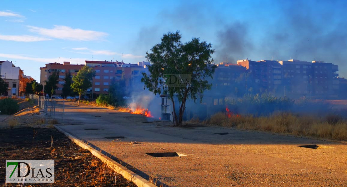 Incendio en Badajoz en estos momentos