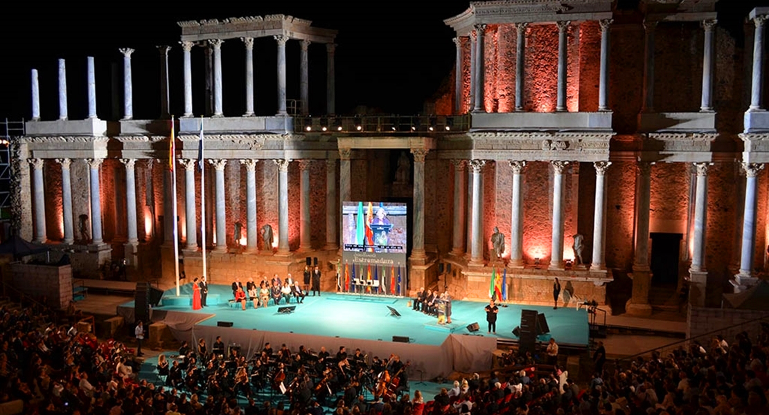 ¿Quiénes entregarán las medallas de Extremadura 2019?