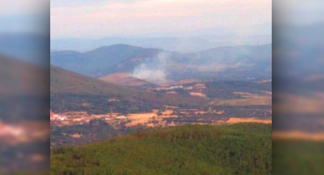 Bomberos del SEPEI y Forestales actúan conjuntamente en un incendio en la provincia de Cáceres