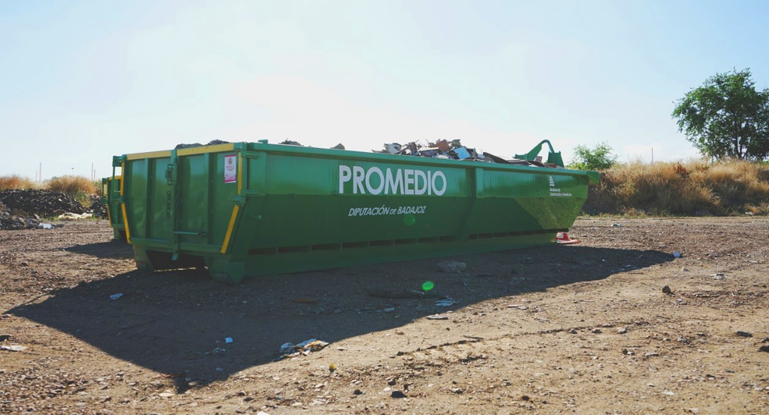 Retiradas 5.000 toneladas de escombros en setenta localidades durante un año