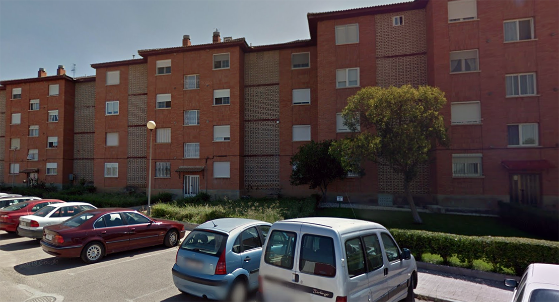 Un hombre mata a su hijo, hiere a su mujer y se tira desde un cuarto piso