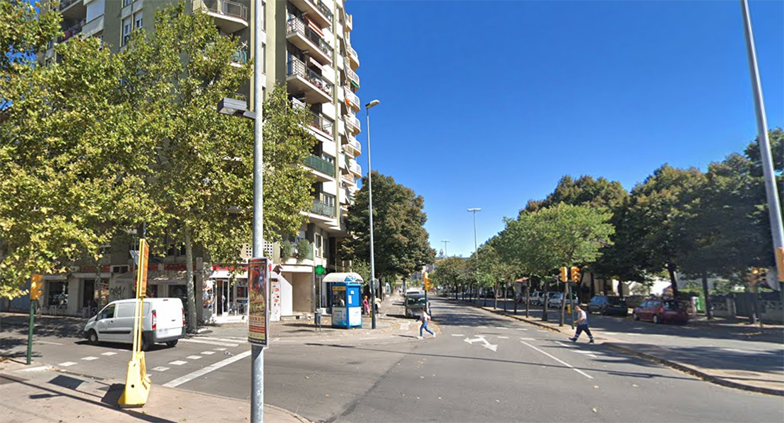 Un hombre pierde el control de su coche y atropella a 10 personas en la terraza de un bar