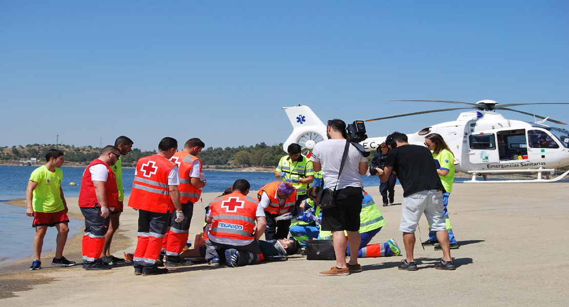 Simulacro de emergencias en el Pantano de Orellana la Vieja