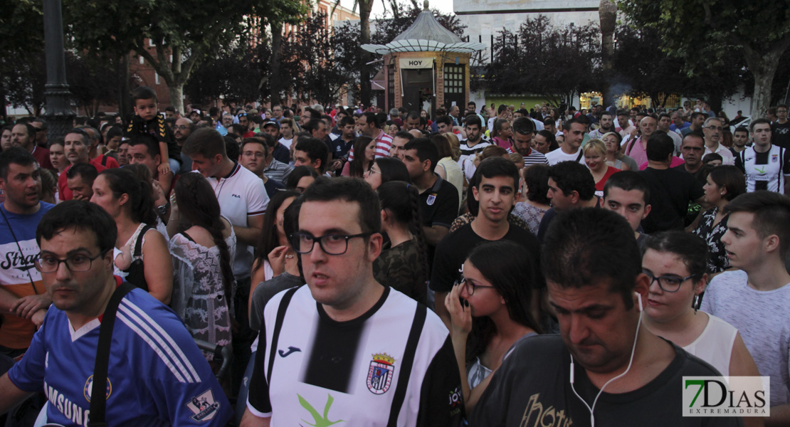 Imágenes de la presentación de las equipaciones del CD. Badajoz