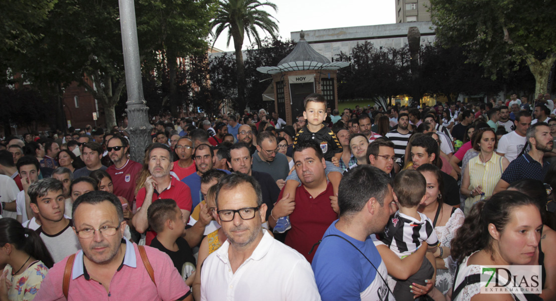 Imágenes de la presentación de las equipaciones del CD. Badajoz