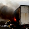 Sale ardiendo un tráiler mientras circulaba por la A-5