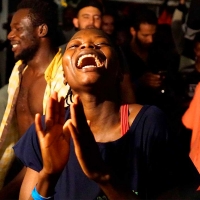 El Open Arms desembarca en Italia tras 20 días a la deriva