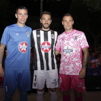 El CD. Badajoz presenta las equipaciones para la próxima temporada