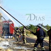 Sale ardiendo un camión en la Nacional 432 (Badajoz)